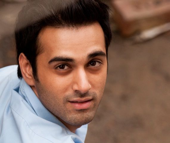 Pulkit Samrat Height, Age, Girlfriend, Wife, Family, Biography